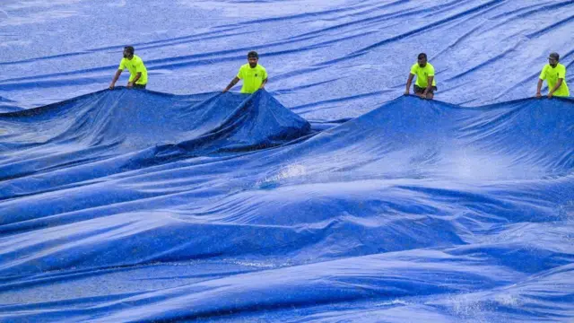 மழையால் ஆட்டம் தடைபட்டால் 