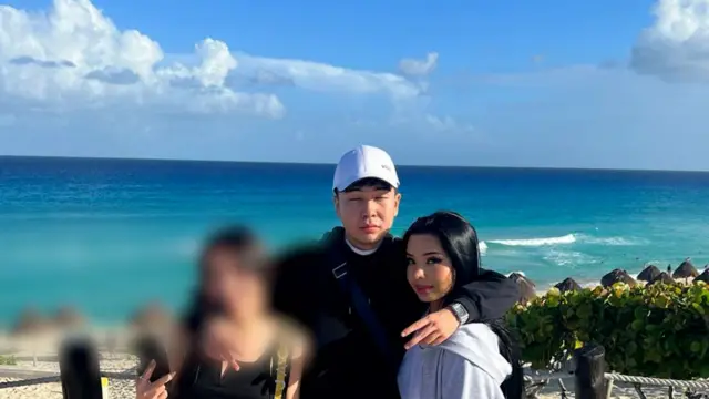 Чыңгыз үй-бүлөдөгү жалгыз уул. Сүрөттө ал эжеси Мафтуна менен