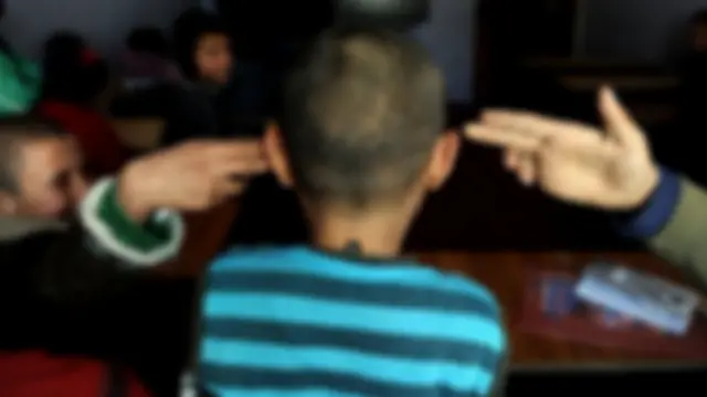 د افغان ماشومانو ځورونه