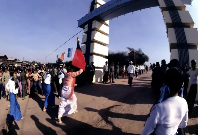 ချီတက်ပွဲတွေ ပေါတဲ့ ဆိုရှယ်လစ်ခေတ် မြန်မာပြည်