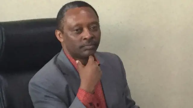 Minisitiri Shyaka Anastase avuga ko ibiri gukorwa ari ugukiza ubuzima bw'abantu