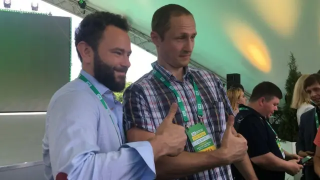 У 2019 році Олександр Дубінський став депутатом-мажоритарником від "Слуги народу", а на місцевих виборах 2020 року очолив її партійну організацію в Київській області