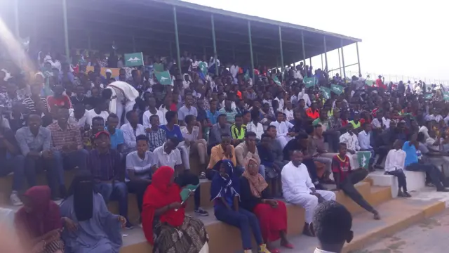 Shacab daawanaya ciyaarta kama dambeysta ee Koobka