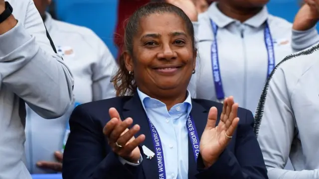 Desiree Ellis lors du match de l'Afrique du Sud contre l'Espagne, au Mondial dames 2019, samedi 8 juin, à Paris