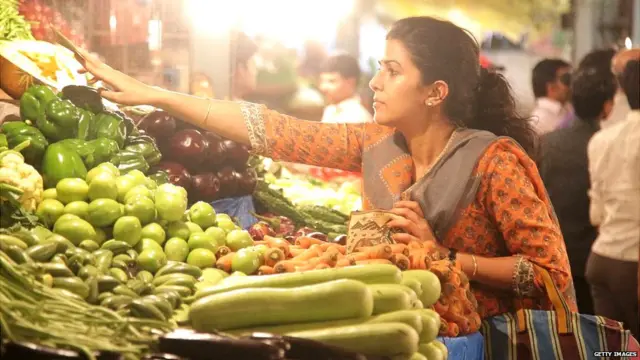 गृहणी, महिला, निमरत कौर