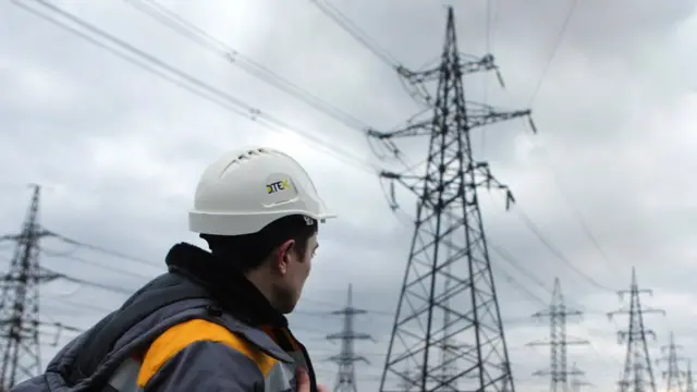 Робітник і електромережі