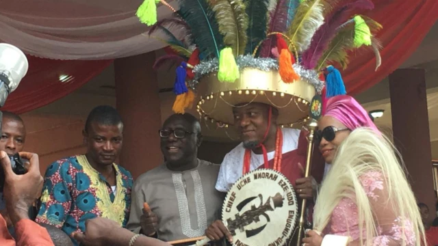 Nze Uche Nworah na nwunye ya bụ Uchechi