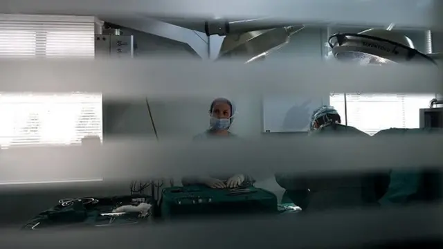 A Tunis, même dans les luxueuses cliniques, rares sont les femmes qui acceptent de parler du sujet.