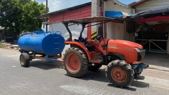 รถลากขายน้ำ