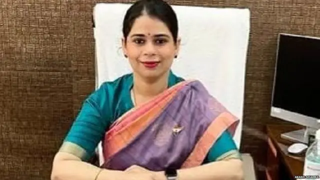 अपनी मांगों को लेकर वकील मलिक ने हाल में शामली की डीएम जसजीत कौर को एक पत्र सौंपा है.