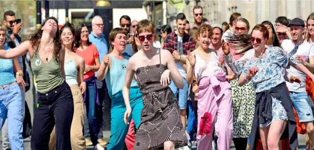 Танці можуть бути потужним інструментом фізичного протесту