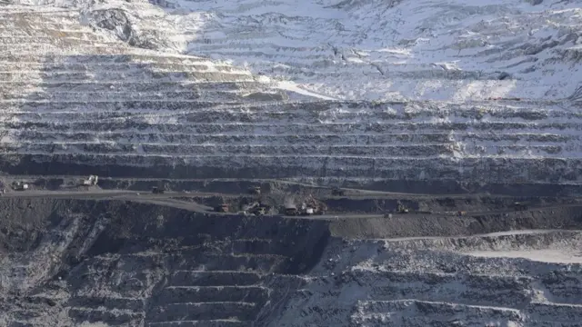 Кумтөрдөгү мөңгүлөр