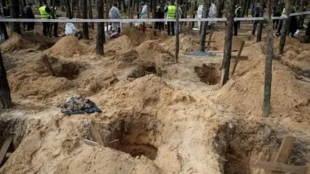 Изюм атрофида топилган оммавий қабрлар