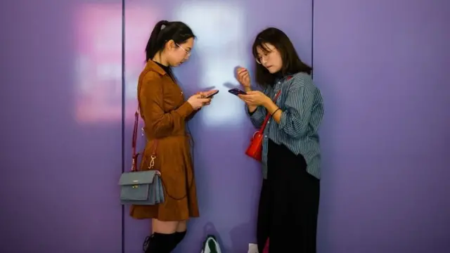 స్మార్ట్ ఫోన్, మొబైల్ యాప్, చైనా