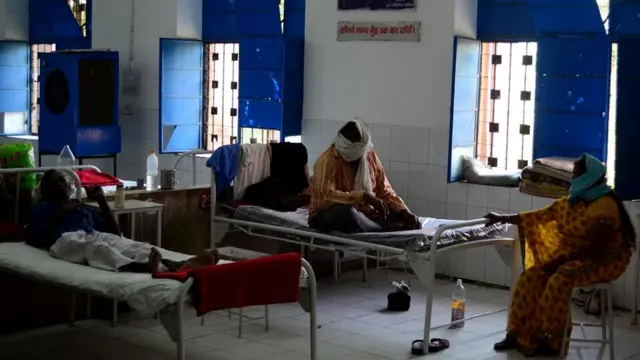 В Индии, Китае, Папуа - Новой Гвинее и России - рост заболеваемости устойчивой к антибиотикам формой туберкулеза, которую прозвали "крылатой Эболой"