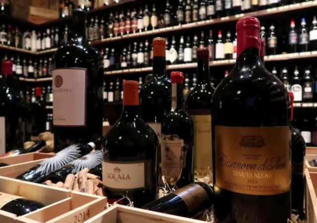 İtalya'!da bir şarap dükkanı