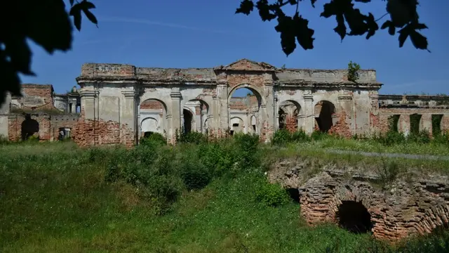 Парадний двір палацу