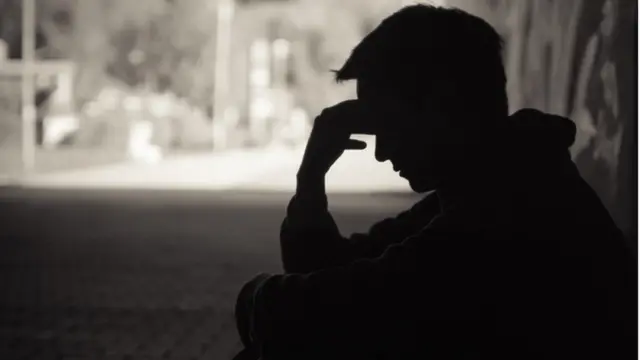 মাদকাসক্ত তরুণ