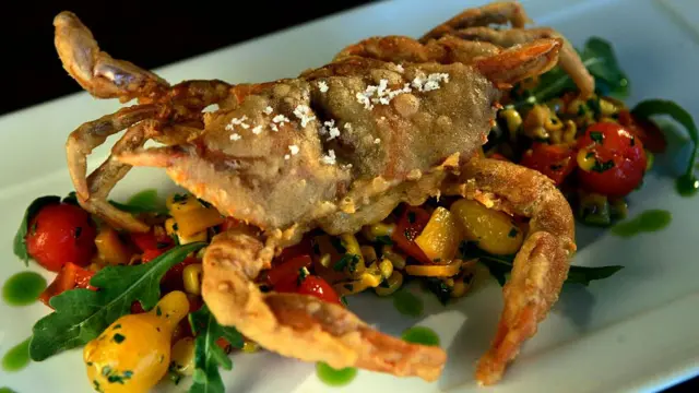 বিশ্বের অনেক দেশেই খাবার হিসেবে কাঁকড়ার চাহিদা রয়েছে