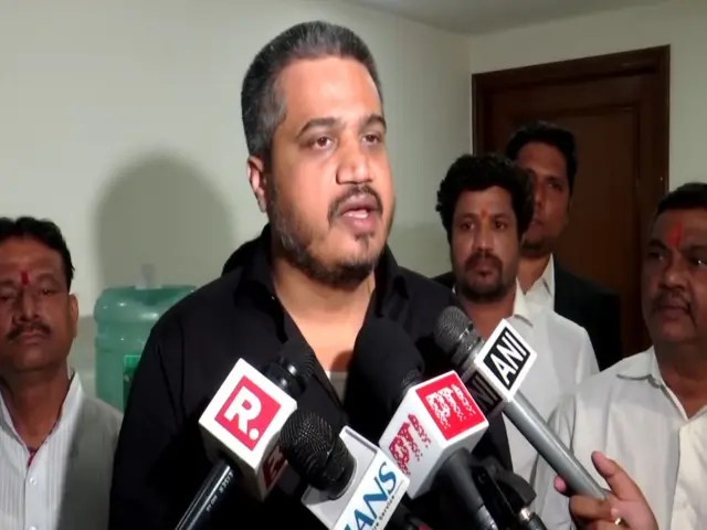 અજિત પવાર વિમાન અકસ્માત તપાસ, વીએસઆર એવિએશન, રોહિત પવારના આરોપ, સીબીઆઈ તપાસની માગ, બીબીસી ગુજરાતી 