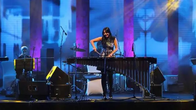 عازفة الماريبما الموسيقية المصرية نسمة عبد العزيز في حفلة 2016