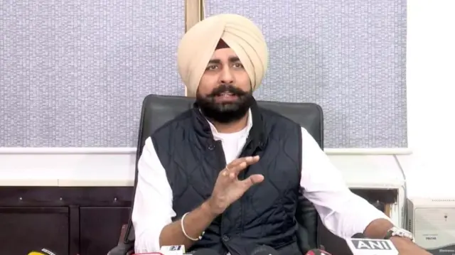 ਸ਼੍ਰੋਮਣੀ ਅਕਾਲੀ ਦਲ ਦੇ ਬੁਲਾਰੇ ਅਤੇ ਕੰਚਨਪ੍ਰੀਤ ਕੌਰ ਦੇ ਵਕੀਲ ਅਰਸ਼ਦੀਪ ਸਿੰਘ ਕਲੇਰ