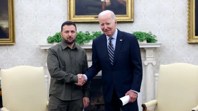 O presidente ucraniano Volodymyr Zelensky e o americano Joe Bidencorrida de cavalos betfairreuniãocorrida de cavalos betfair21corrida de cavalos betfairsetembro do ano passado