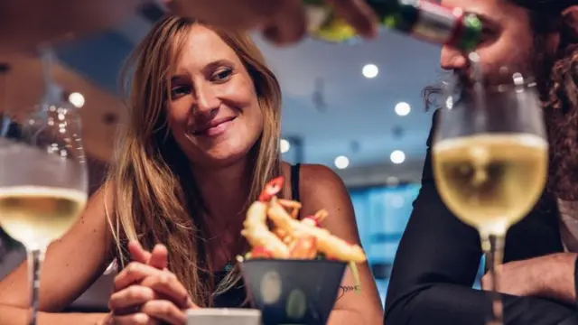 துபாயில் மதுபான வரி குறைப்பு