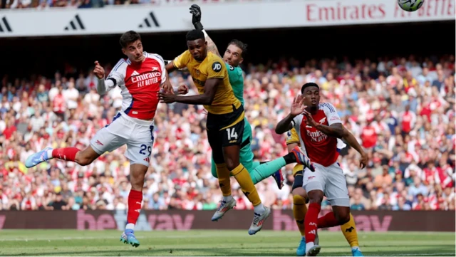 Garee taphattotaa Wolves  fi Arsenaal