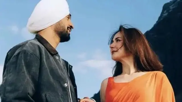 पाकिस्तानी अभिनेत्री हनिया आमिर के साथ दिलजीत सिंह