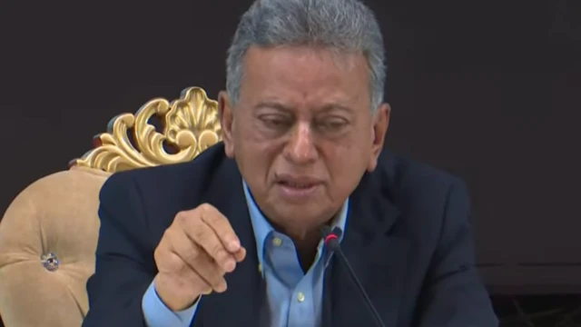 অর্থমন্ত্রী আমির খসরু মাহমুদ চৌধুরী