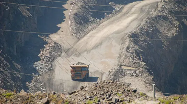 మంగోలియాలోని ద బయాన్ ఓబో మైనింగ్ టౌన్‌లో రేర్ ఎర్త్ లోహాల నిల్వలు భారీగా ఉన్నాయి 