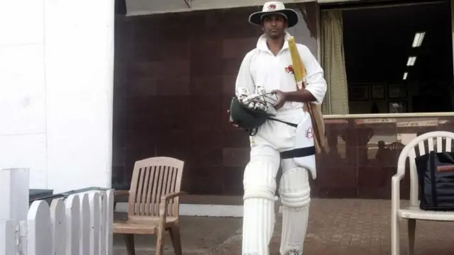 अमोल मुजुमदार
