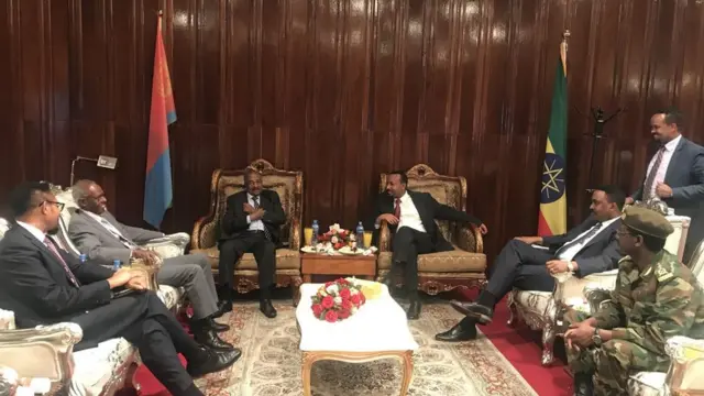 ጉጅለ ልኡኽ መንግስቲ ኤርትራ ምስ ቀዳማይ ሚኒስትር ኣብዪ ኣሕመድን ካልኦት ሓለፍቲ ስራሕ መንግስትን ኣብ ብሄራዊ ቤተ መንግስቲ