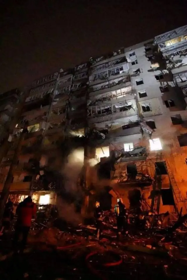 One tower block wey dey damaged overnight for Kyiv Pozniake area
