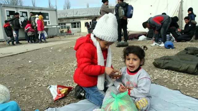 لاجئون أطفال