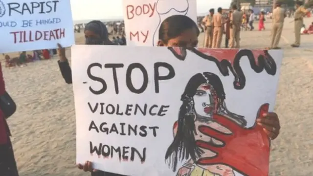 મહિલાઓ સામેના હિંસાનો વિરોધ કરતી મહિલાઓ