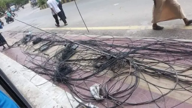 তারের জঞ্জাল