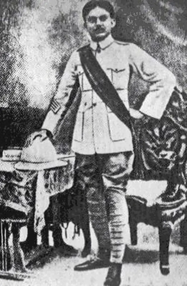 সেনাবাহিনী থেকে ফেরার কিছুদেনের মধ্যের কাজী নজরুল রচনা করেন গানটি