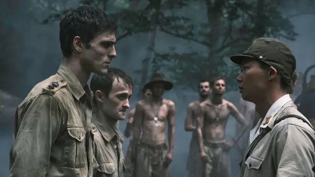 Jacob Elordi, interpretando a un soldado en la serie de Prime Video