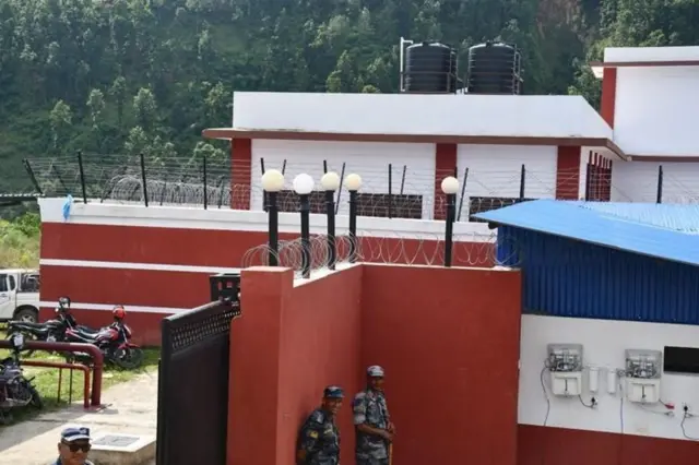 कारागारमा प्रहरीहरू