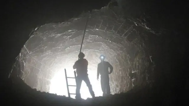 Entrada a la caverna donde está el Reloj de los 10.000 años