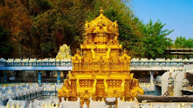 విజయవాడ, కనకదుర్గమ్మ ఆలయం, అర్చకత్వం, పూజలు, ఏపీ హైకోర్టు ఉత్తర్వులు