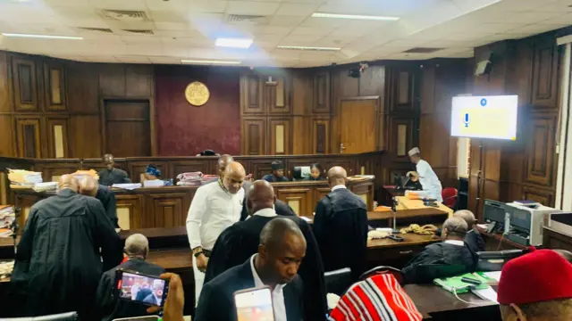 Nnamdi Kanu just de waka for court