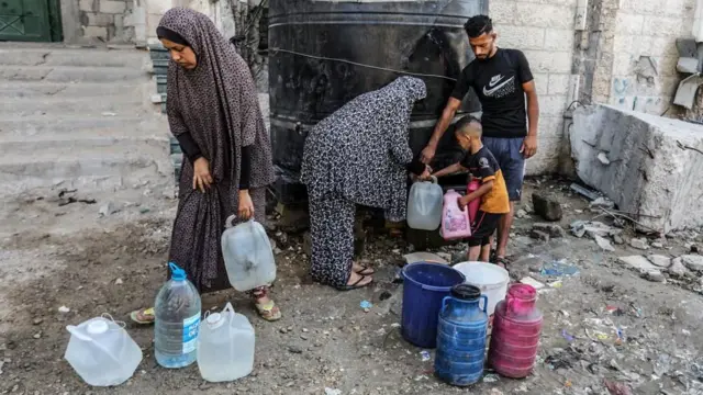 İsrail'in Mart'ta elektrik arzını sonlandırmasının ardından deniz suyundan içme suyu üretme tesisleri jeneratörle çalışmaya başladı