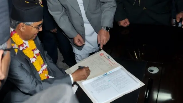 अघिल्लो कार्यकालमा पदभार ग्रहरण गर्दै शेरबहादुर देउवा