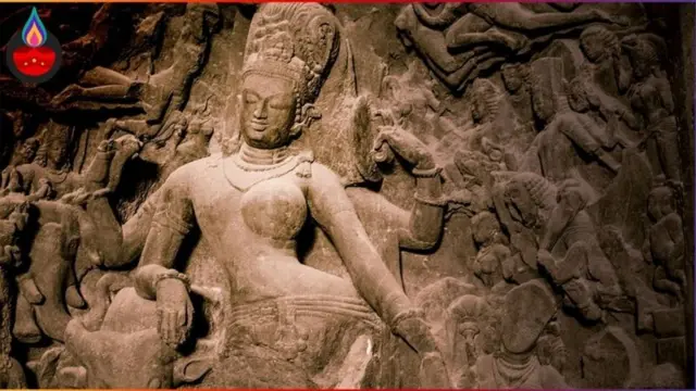 એલિફન્ટા કેવ્સમાં શિલ્પ