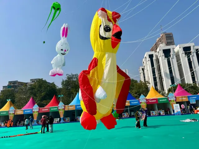 વડા પ્રધાન નરેન્દ્ર મોદીએ જર્મનીના ચાન્સેલર ફ્રિડ્રિખ મર્ત્ઝ સાથે ગાંધી આશ્રમની મુલાકાત લીધી, સાથે પતંગ પણ ચગાવ્યો – ન્યૂઝ અપડેટ