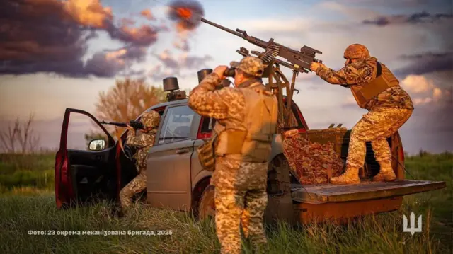 Мобільні групи збивають шахед