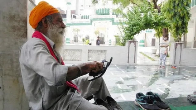 Bagi orang Sikh ada larangan memotong rambut.
